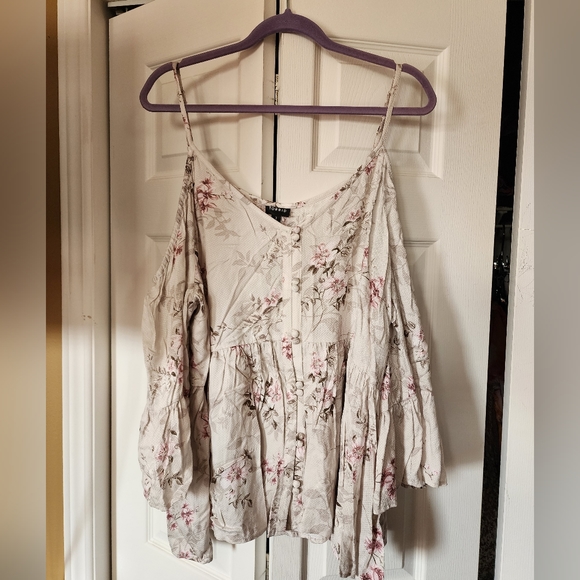Torrid White Floral Cold Shoulder Top - Picture 1 of 4